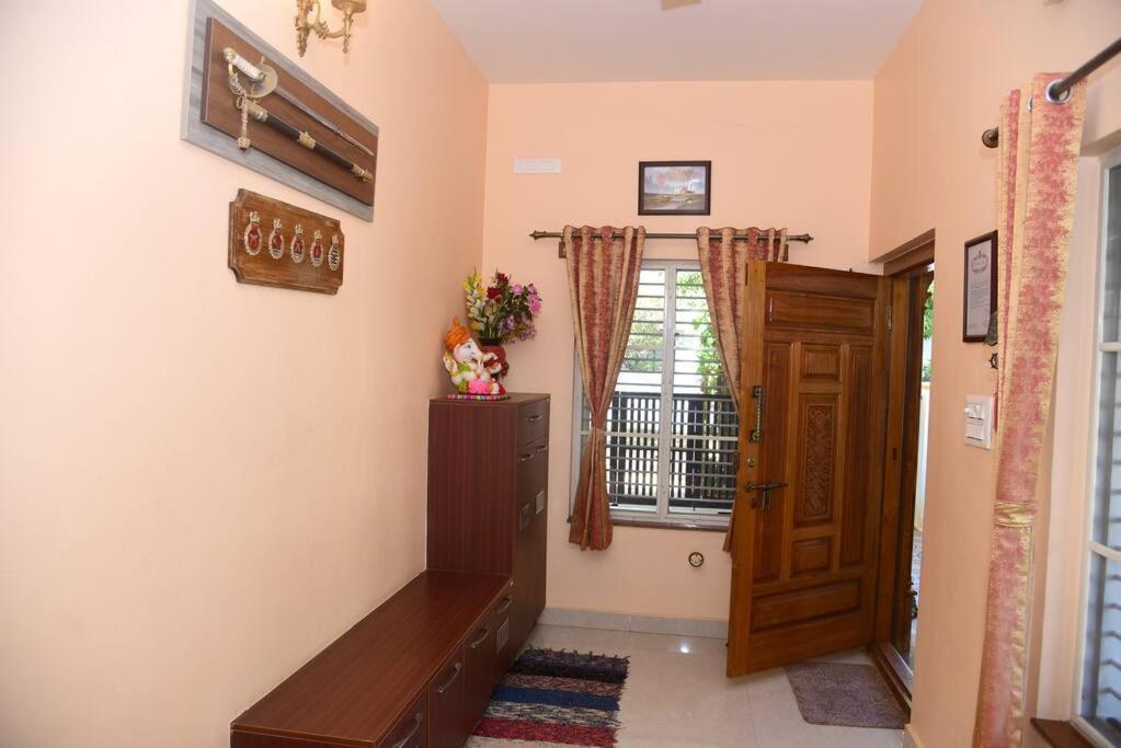 S R Luxurious Fully Ac 3 Bhk Bunglow