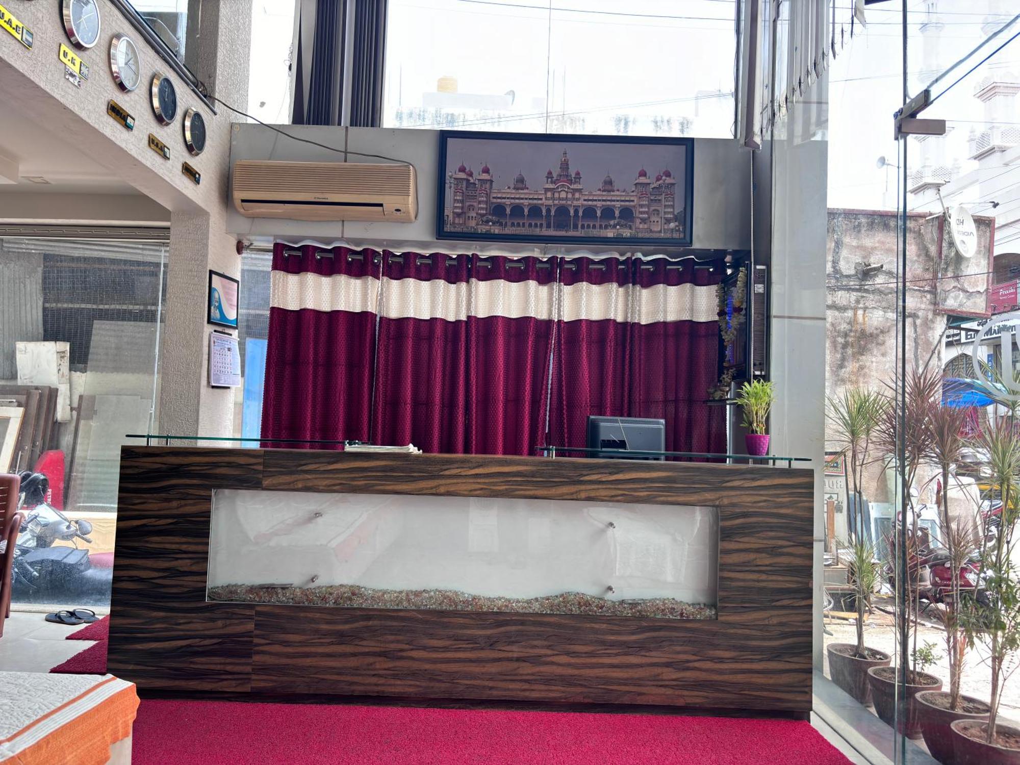 Aj Palace Hotel