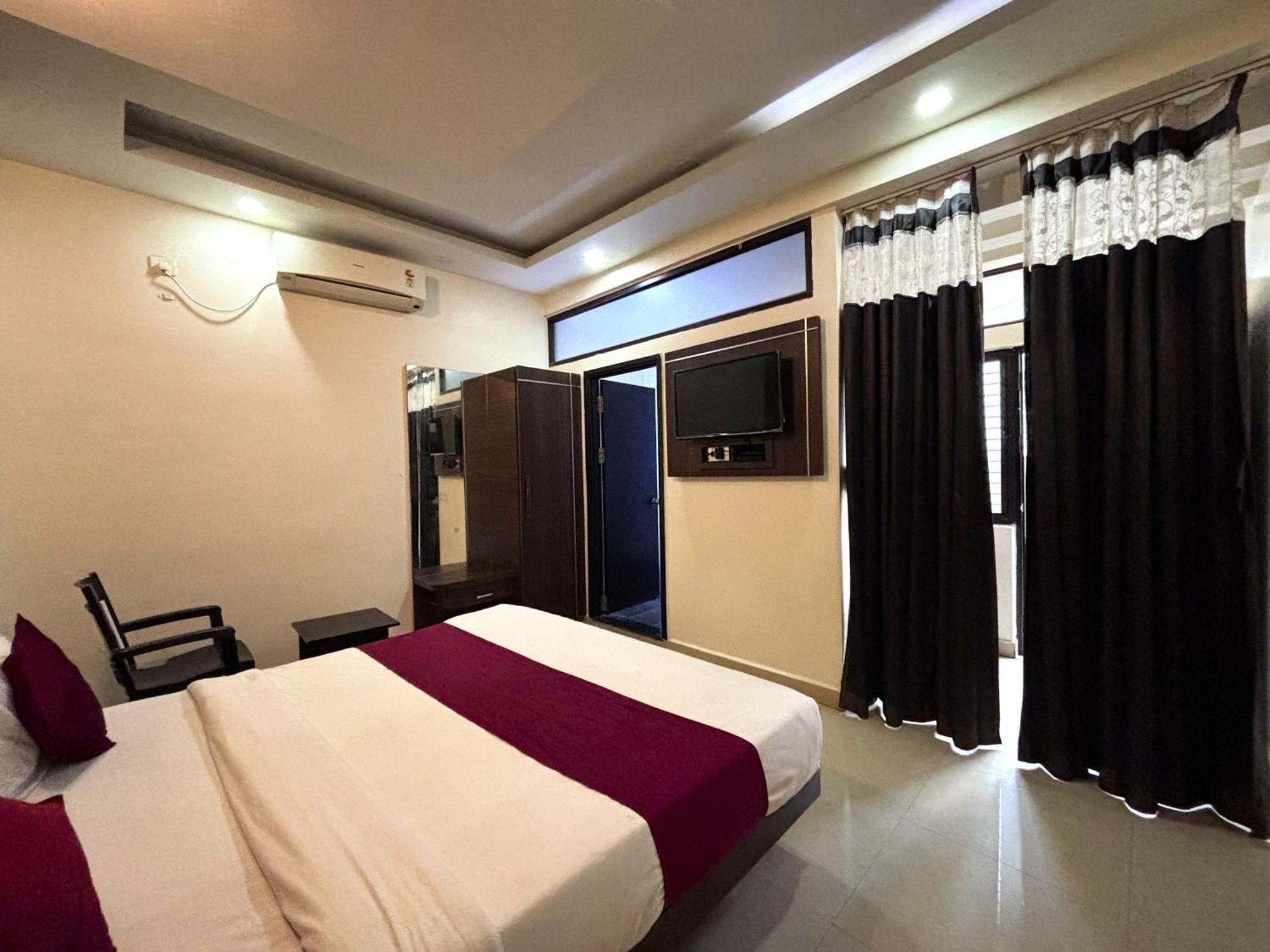 Hotel Aj Palace Mysore