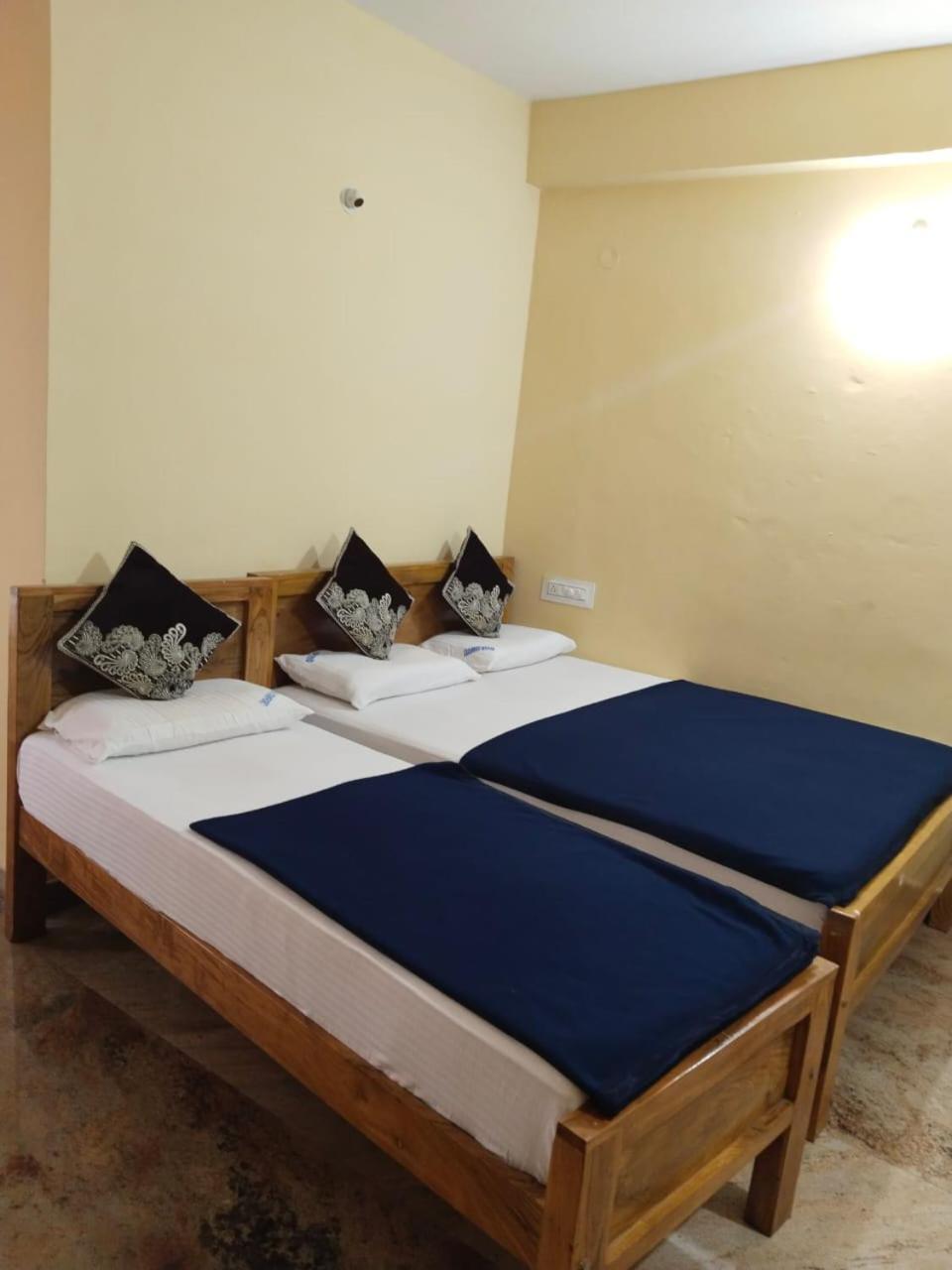 Queen Comforts Hotel