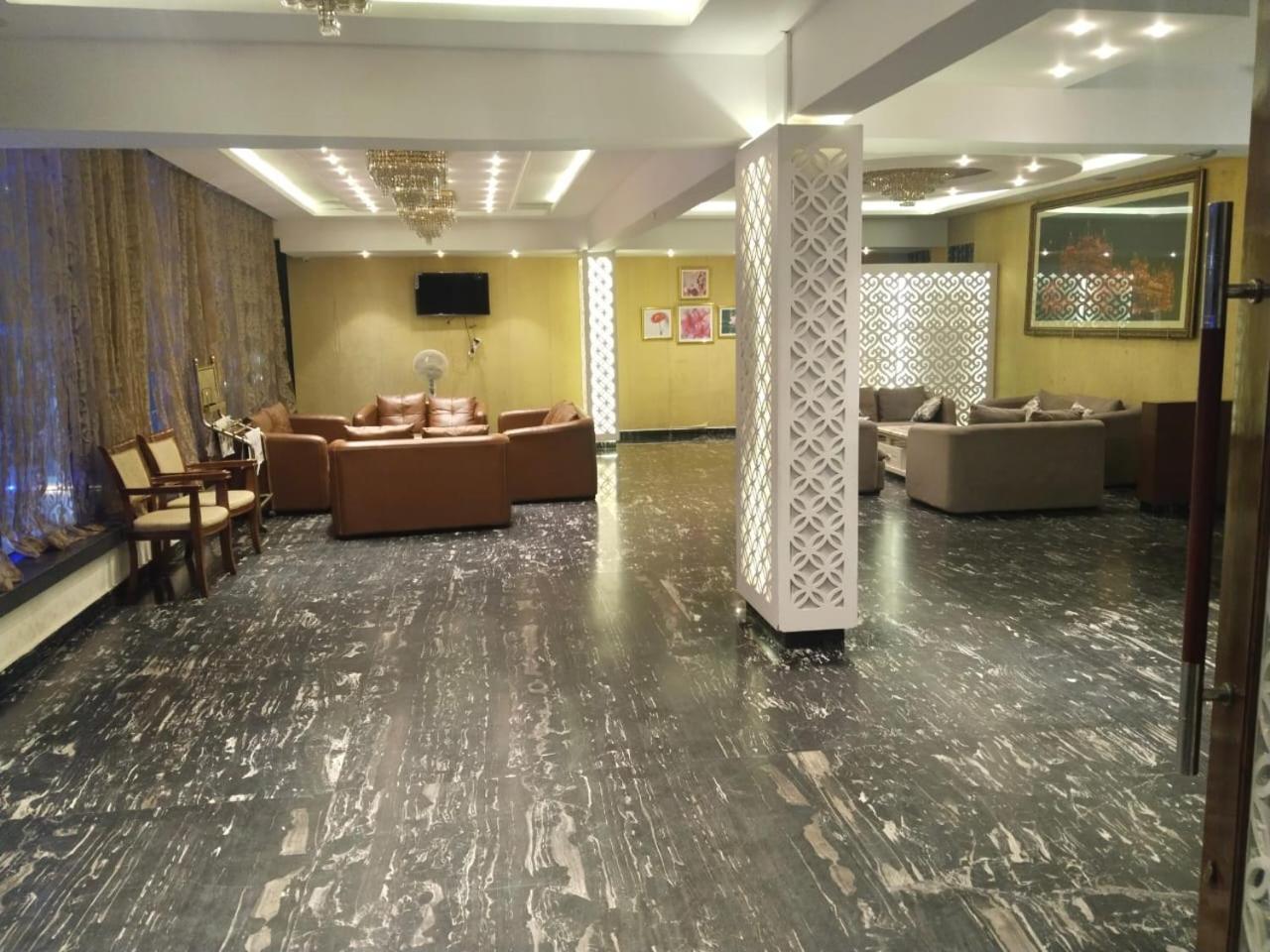 Grand Milestone Lodge