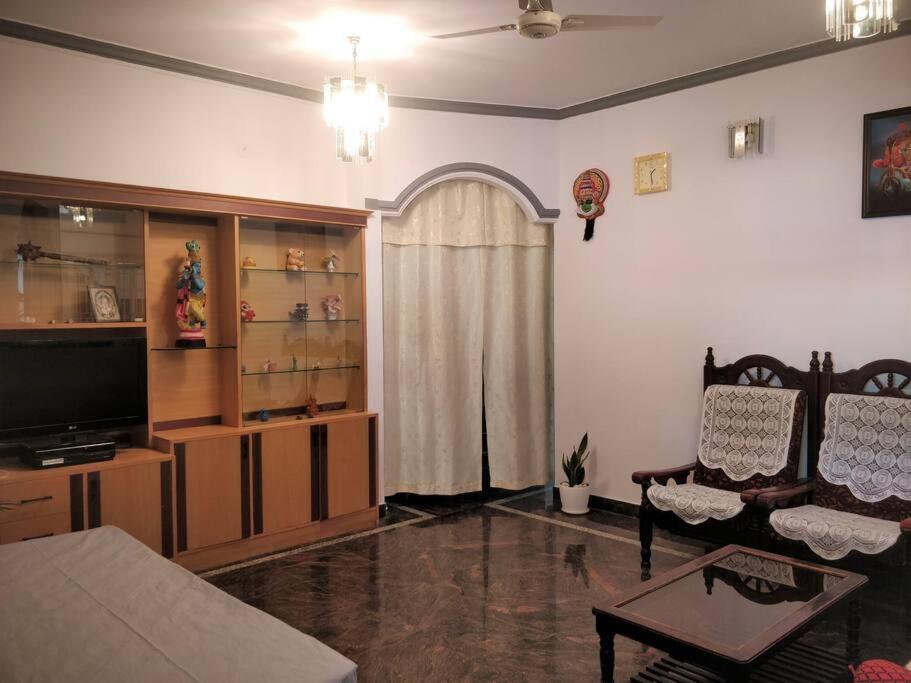 Kanika Homestay - Fully Furnished 2 Bedroom Ac Holiday home *