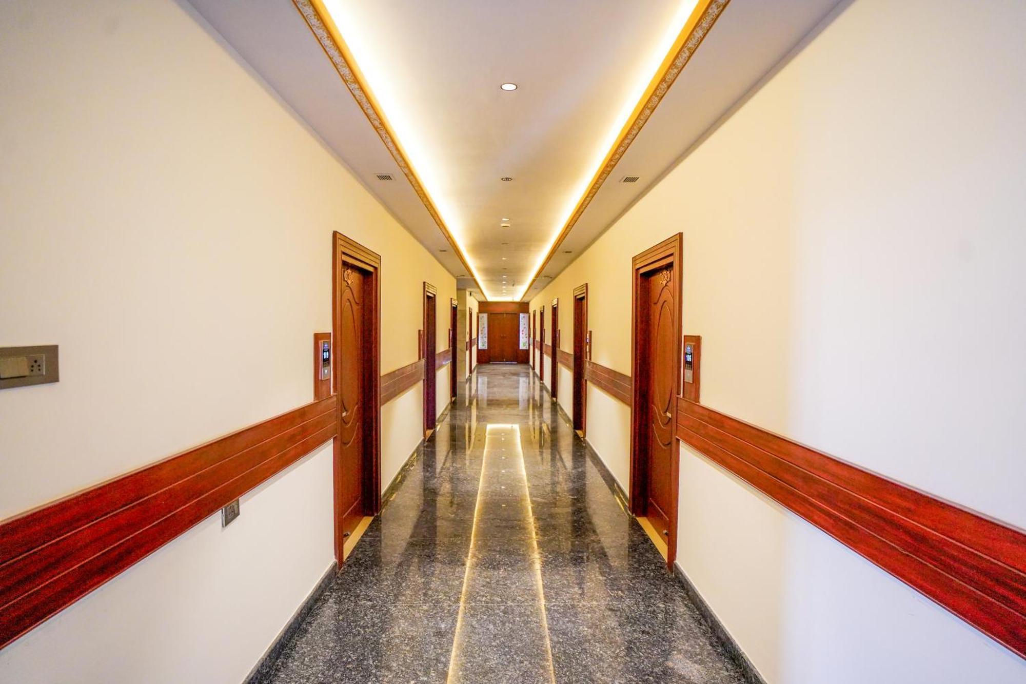 Hotel V One Hotel Yathin Mysore