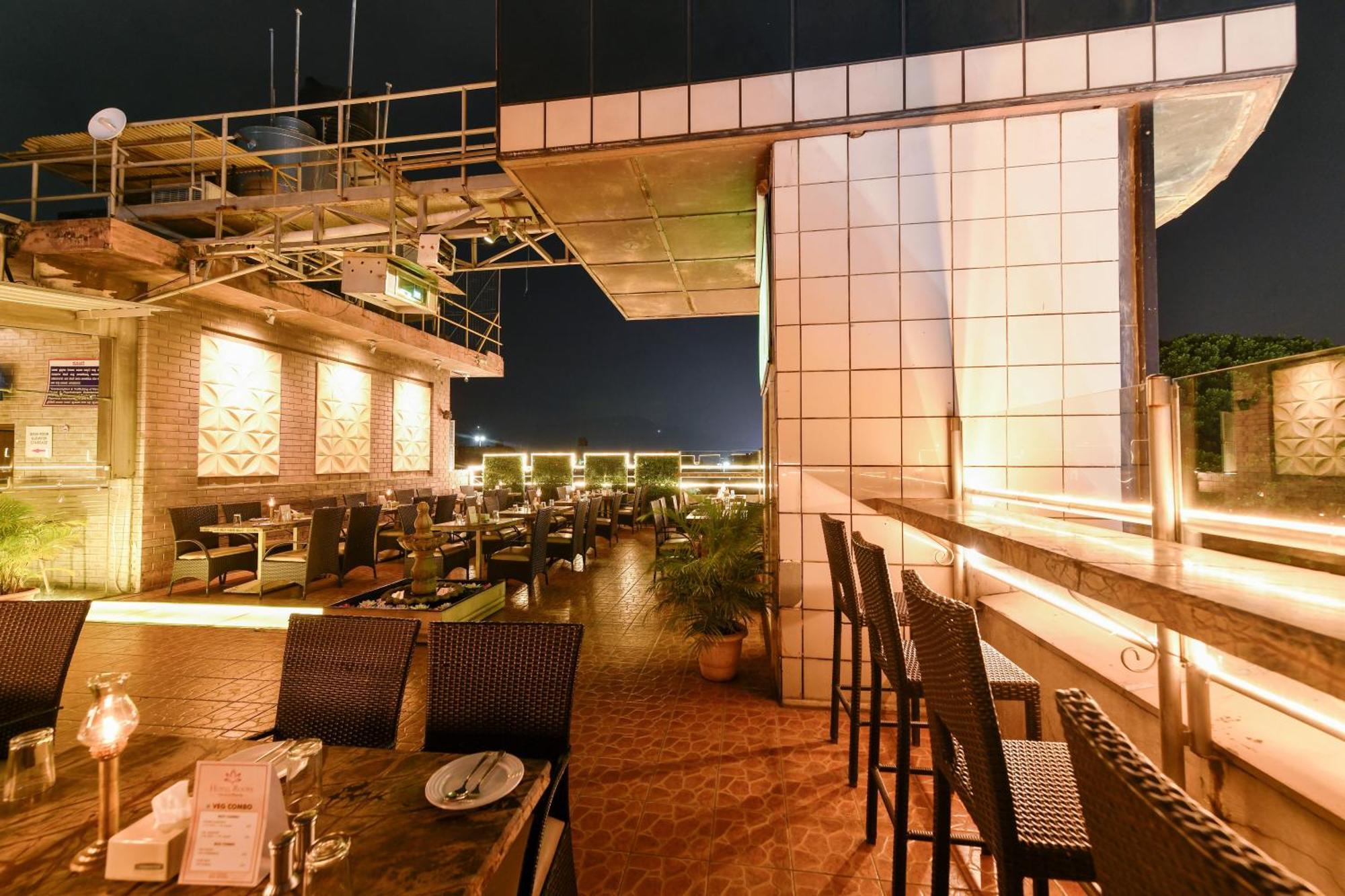Hotel Roopa 3*