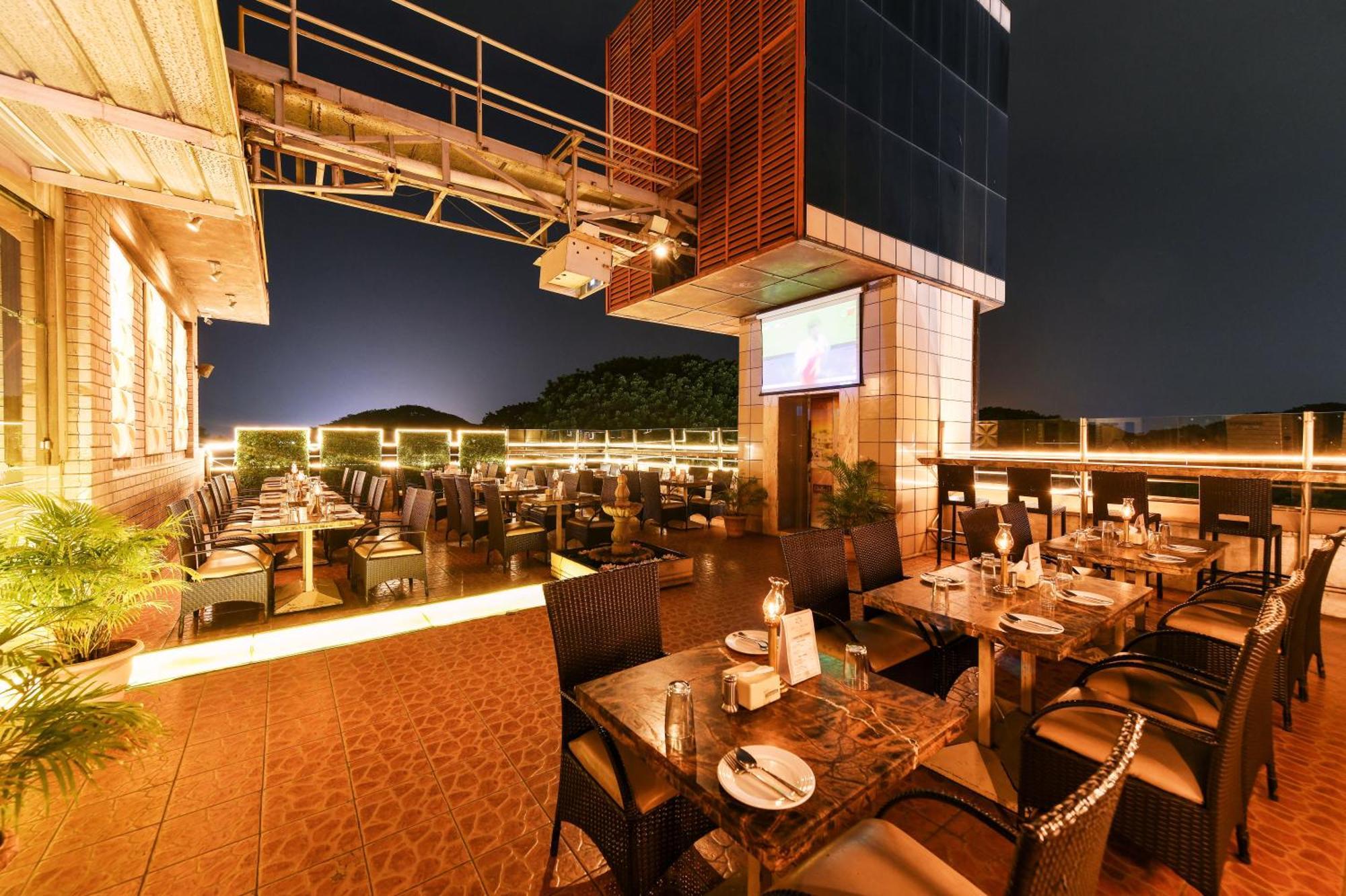 Hotel Roopa 3*