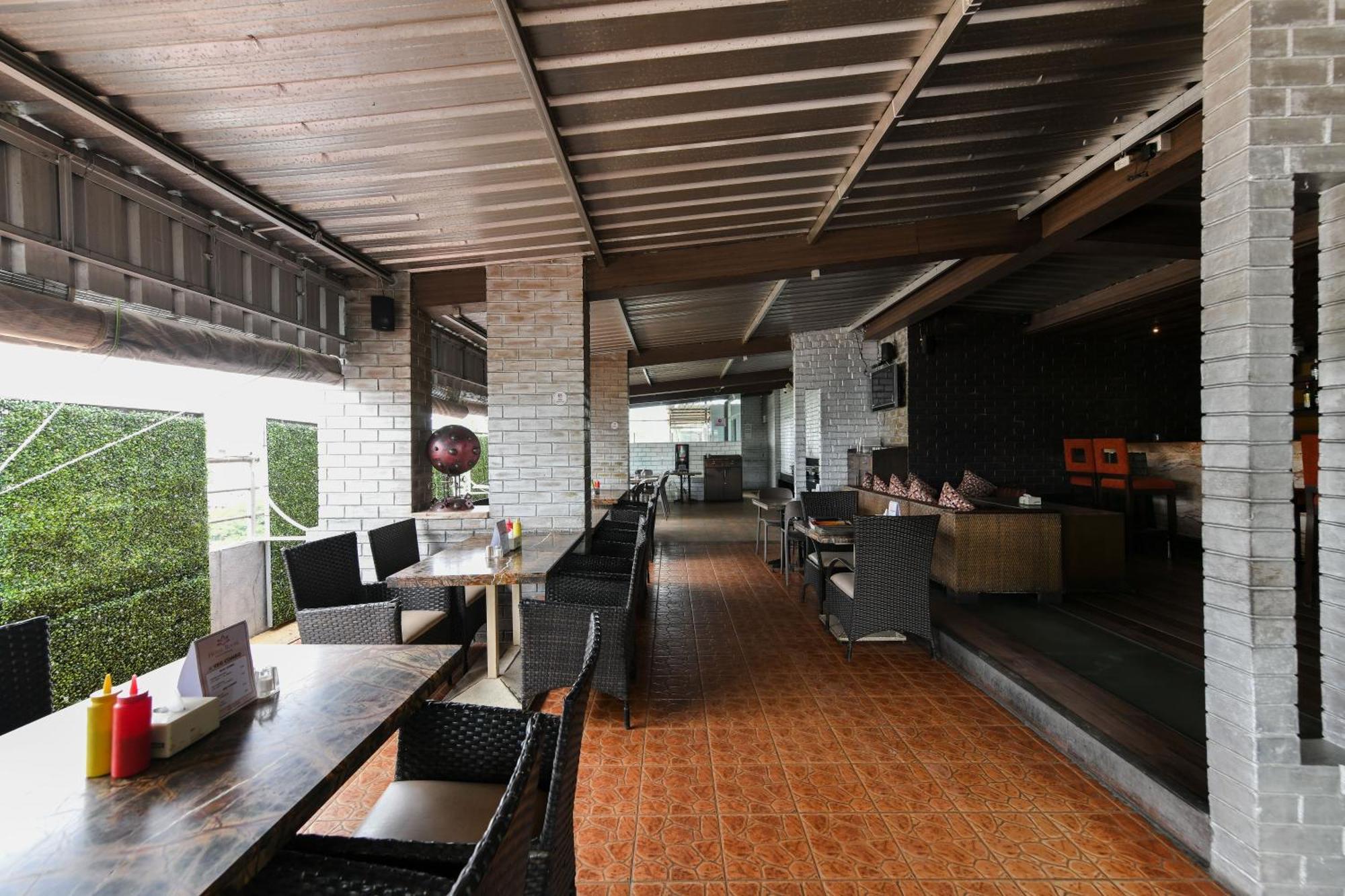 Roopa 3* Mysore