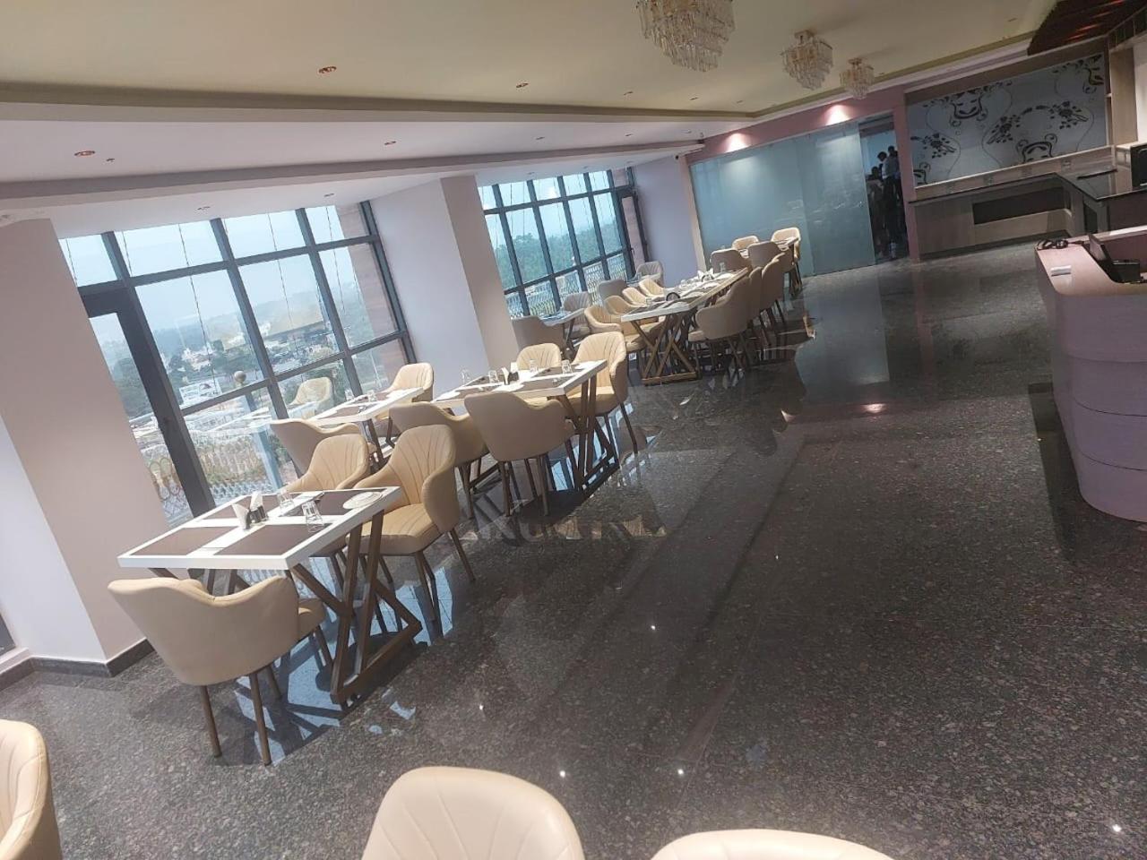 Hotel V One Hotel Yathin