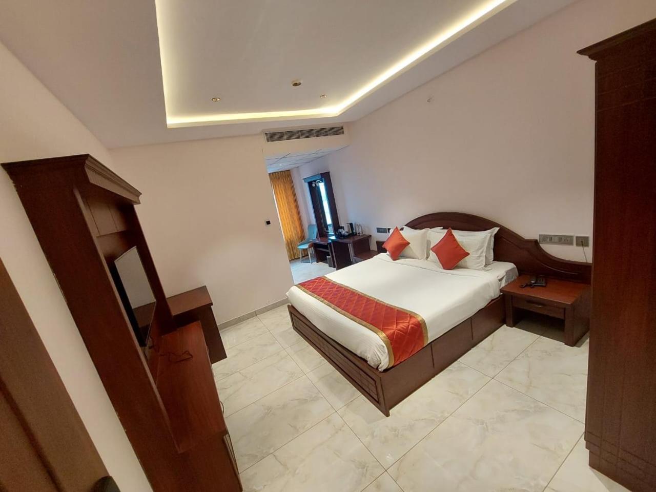 Hotel V One Hotel Yathin 4*