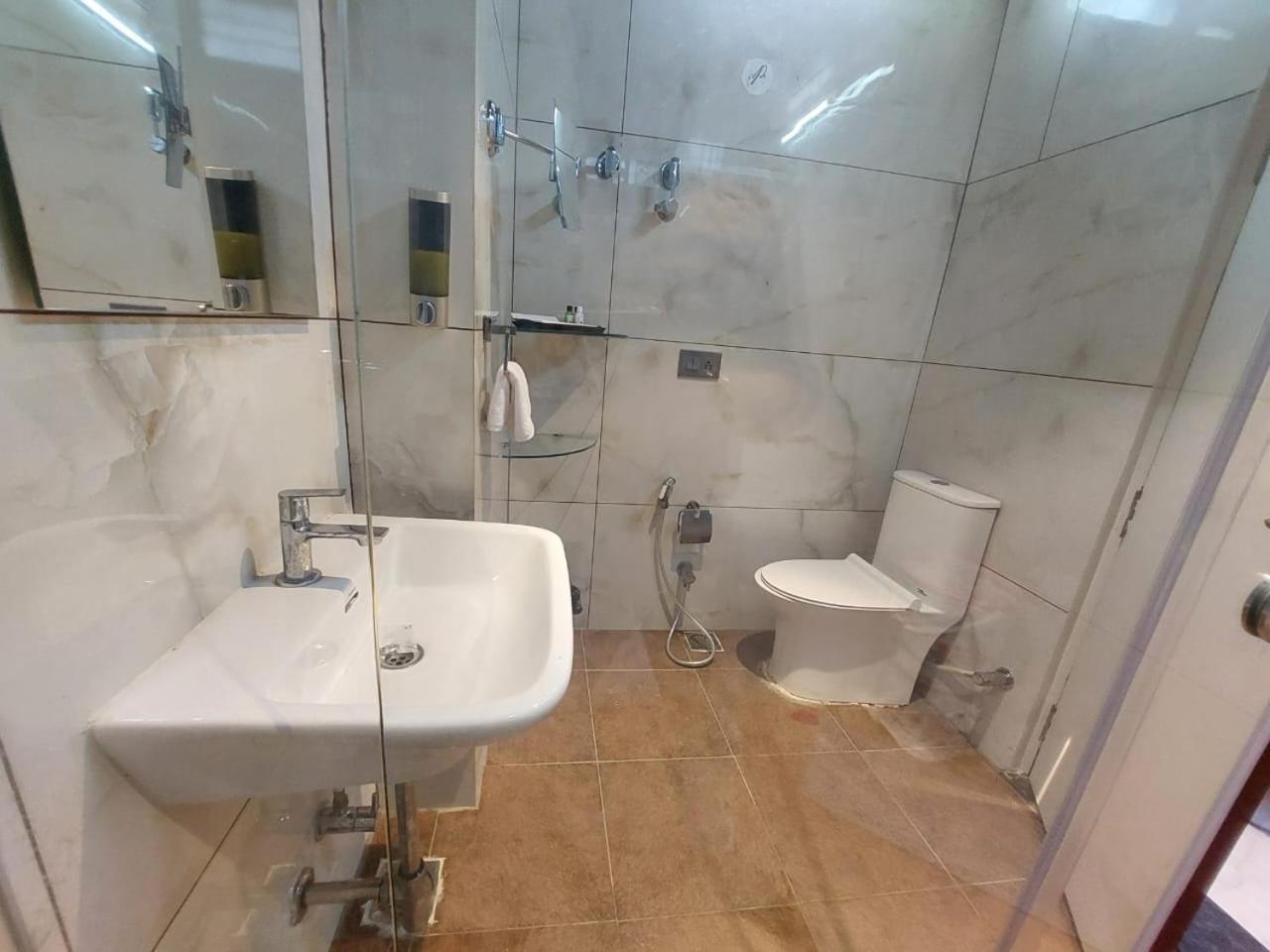 V One Hotel Yathin 4*