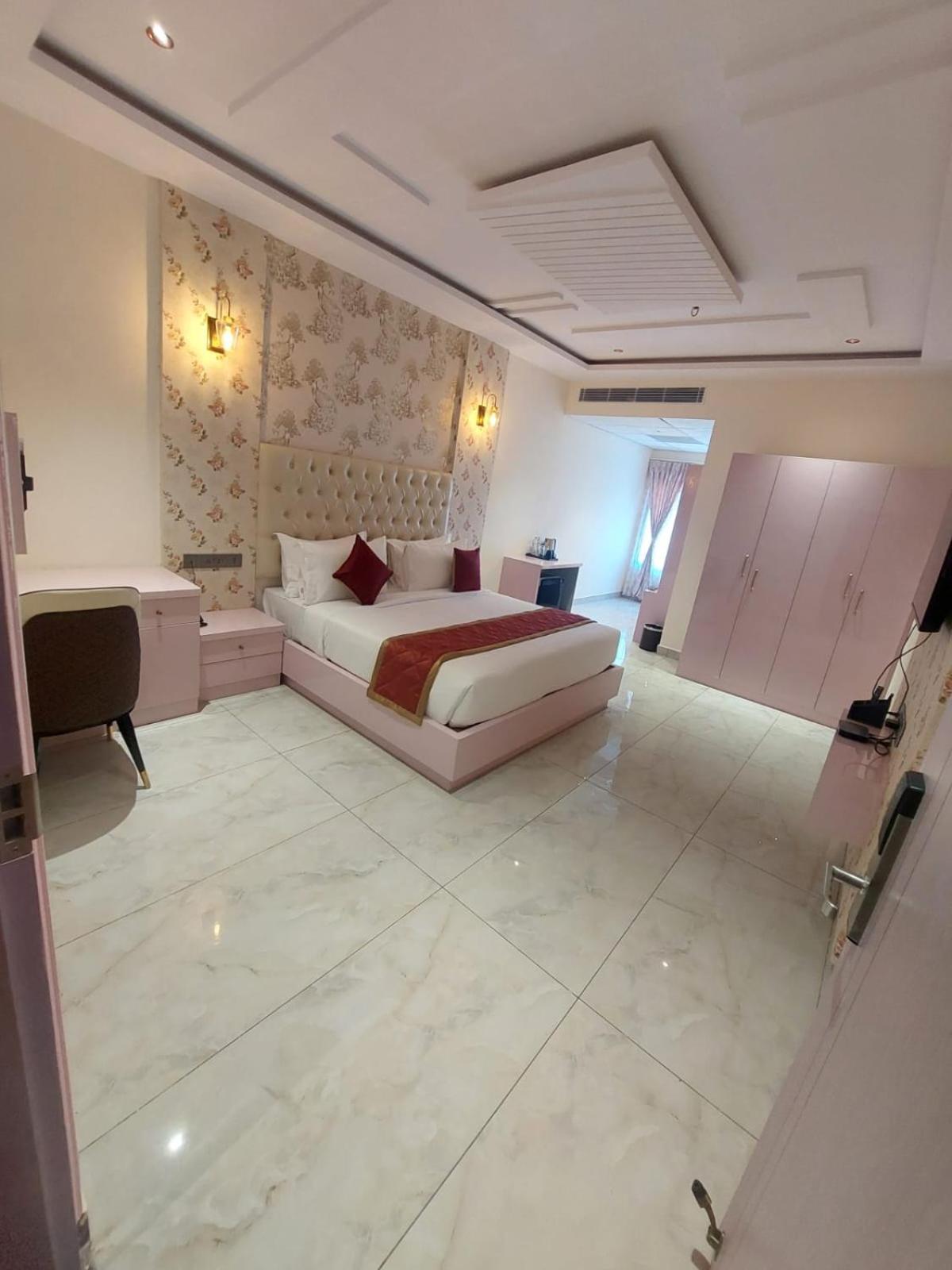 V One Hotel Yathin Hotel
