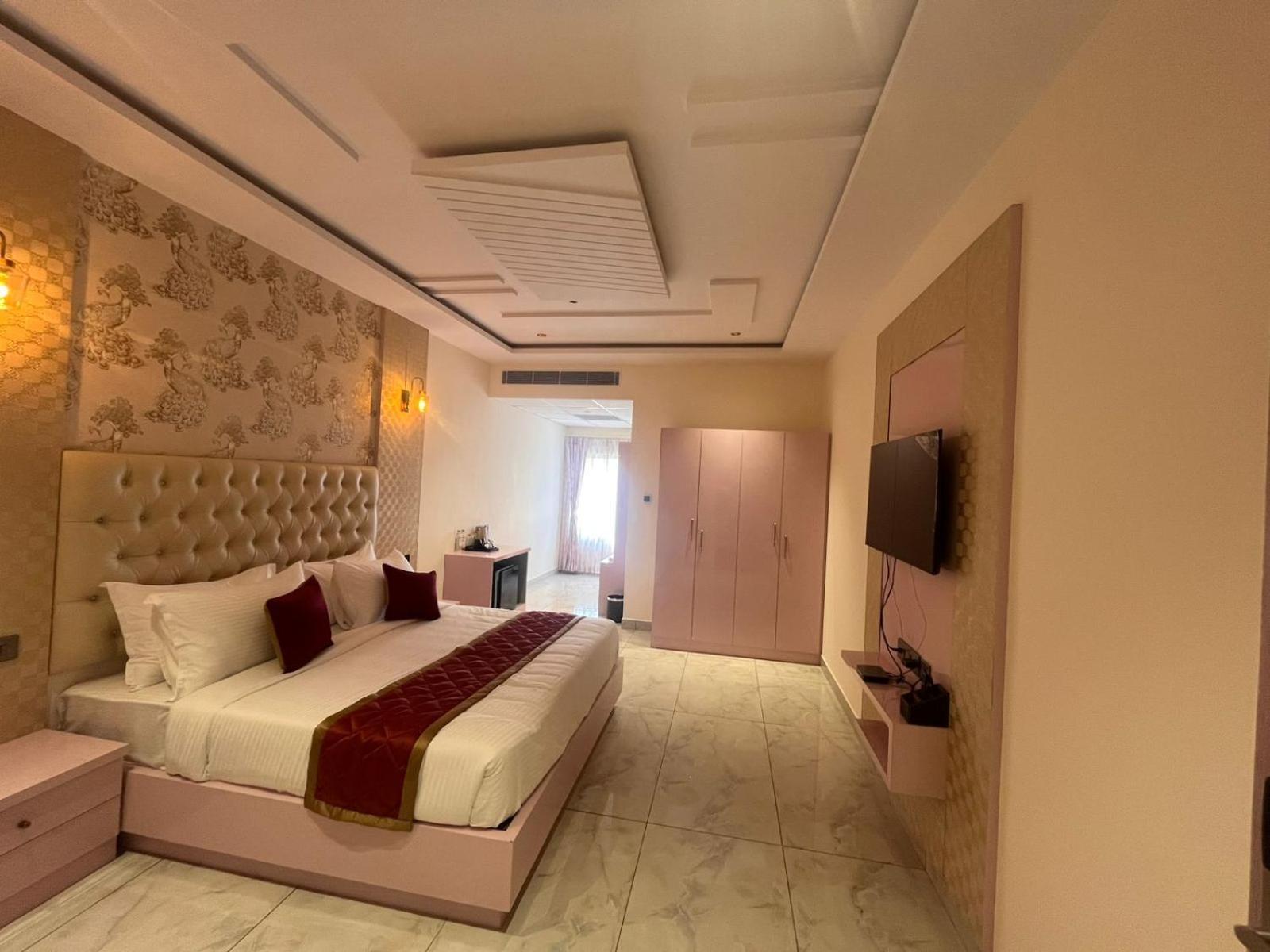 V One Hotel Yathin Hotel