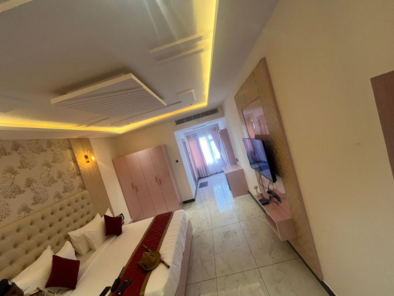 Hotel V One Hotel Yathin Mysore
