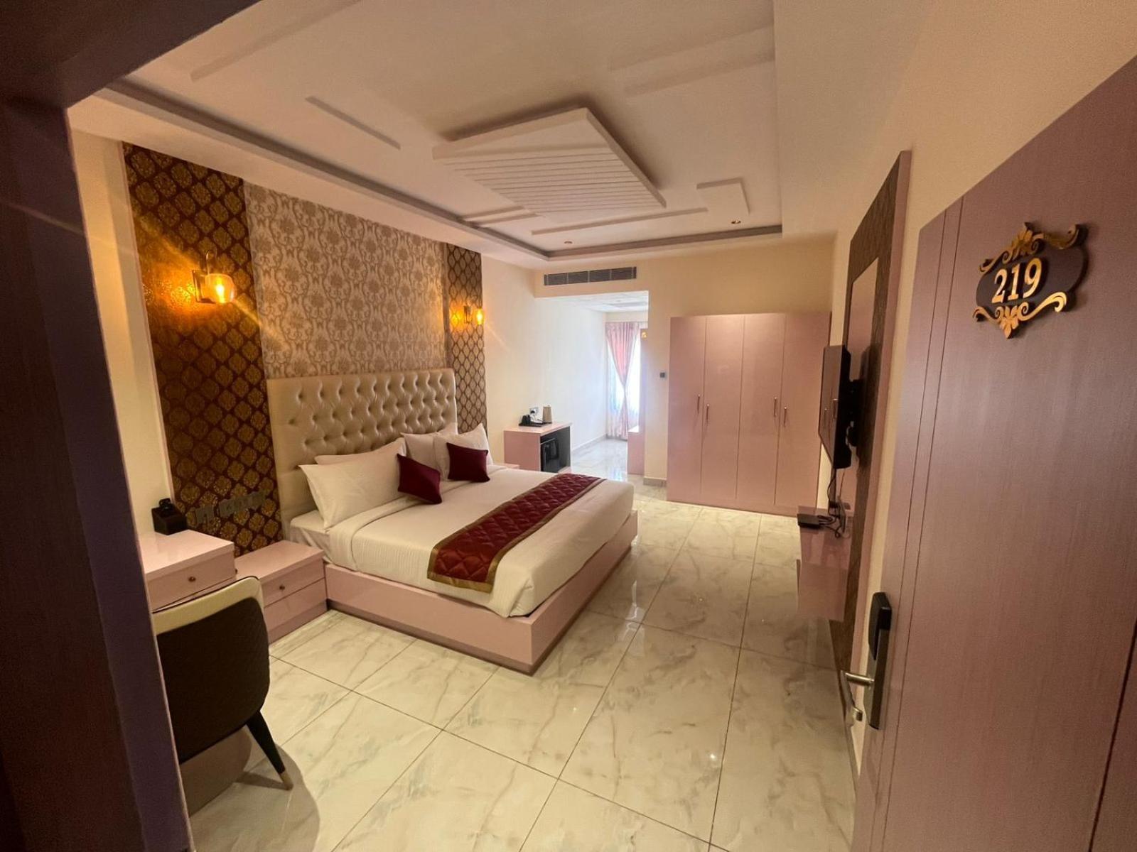 Hotel V One Hotel Yathin Mysore