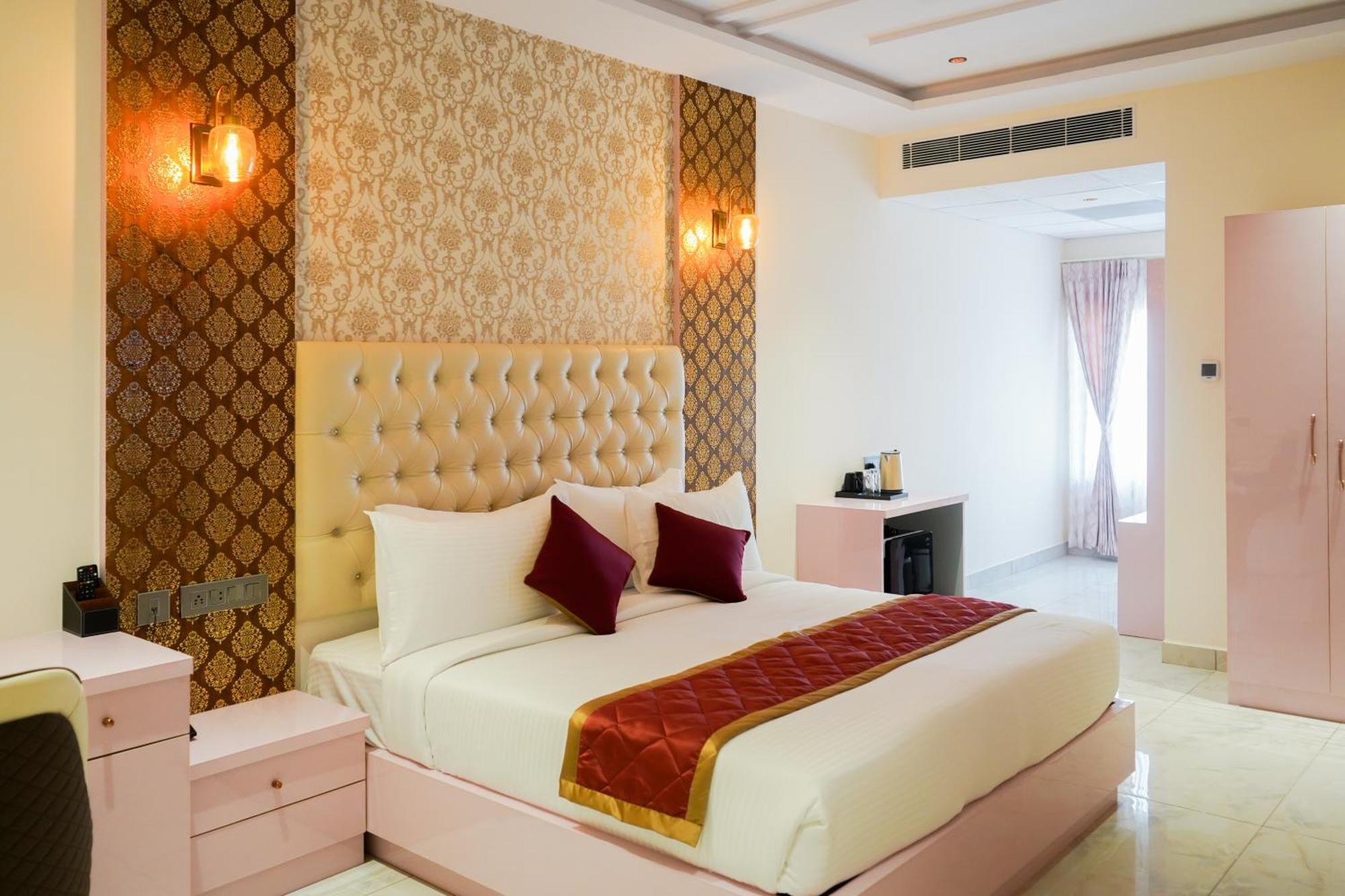 Hotel V One Hotel Yathin 4*