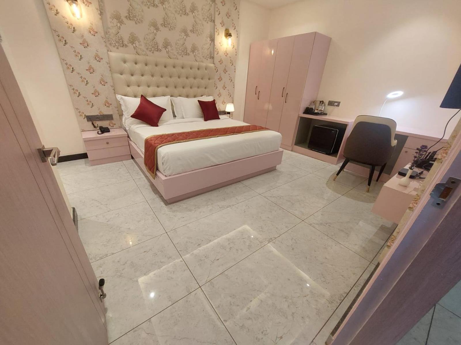 V One Hotel Yathin 4*