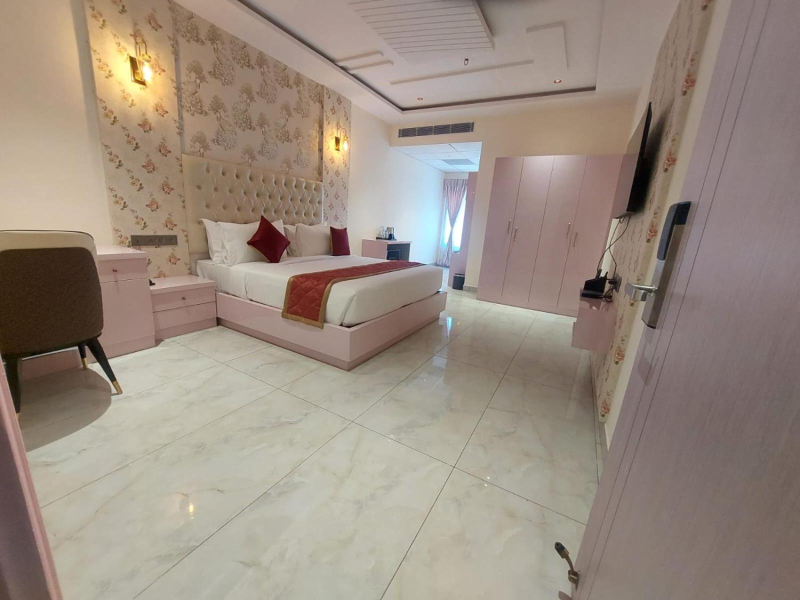 V One Hotel Yathin 4*