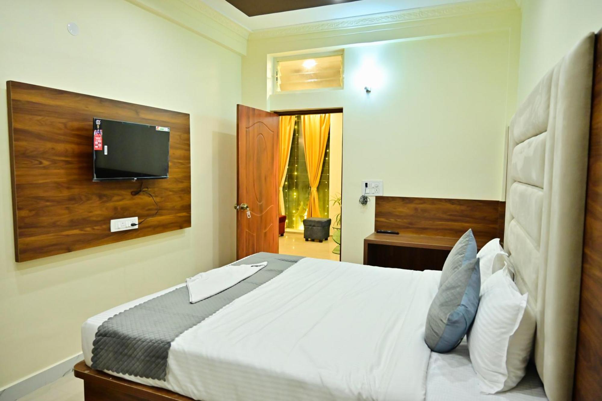 Hotel Boss Palace *
