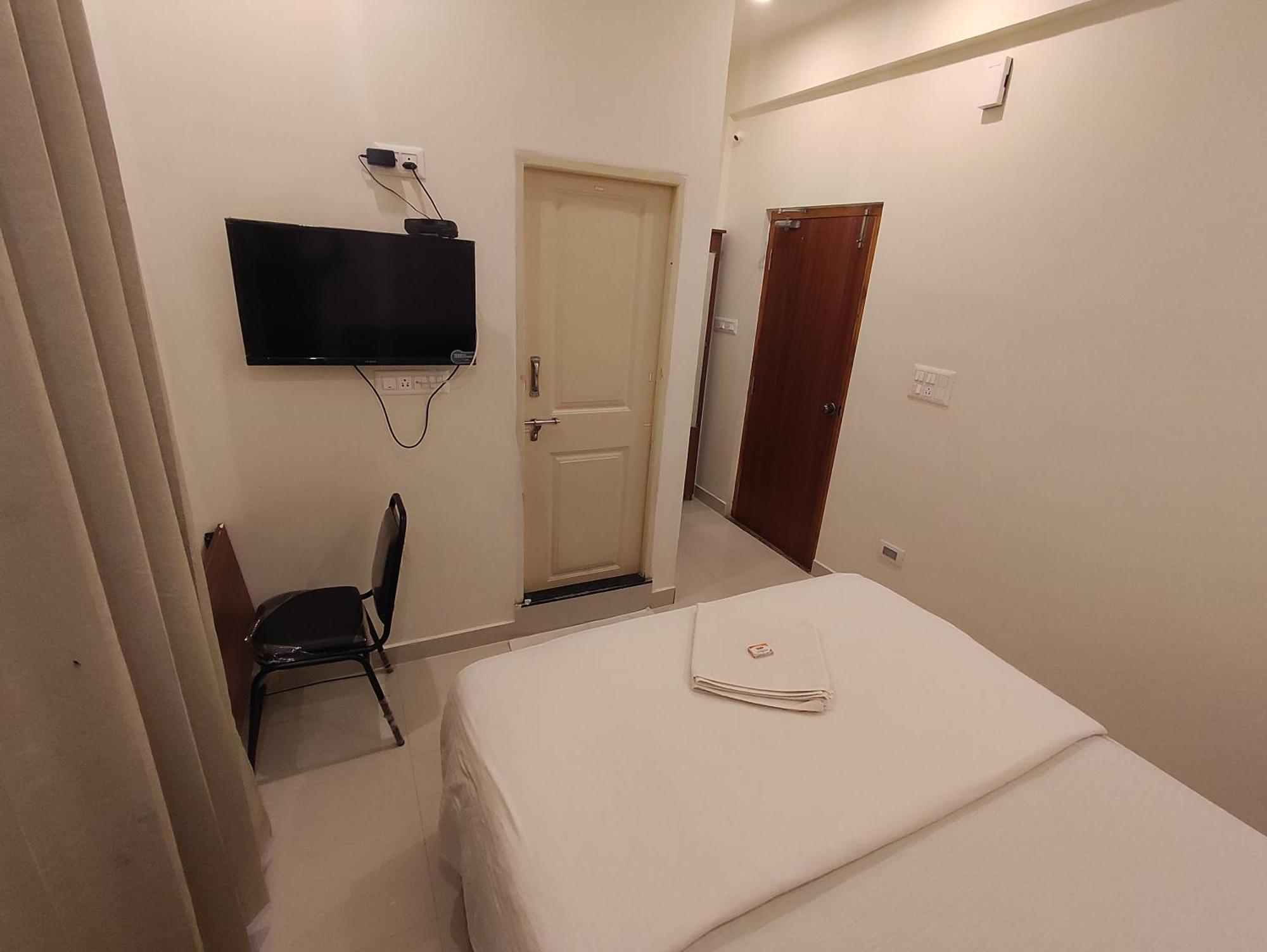 Hotel Mitra & Retreat 3*