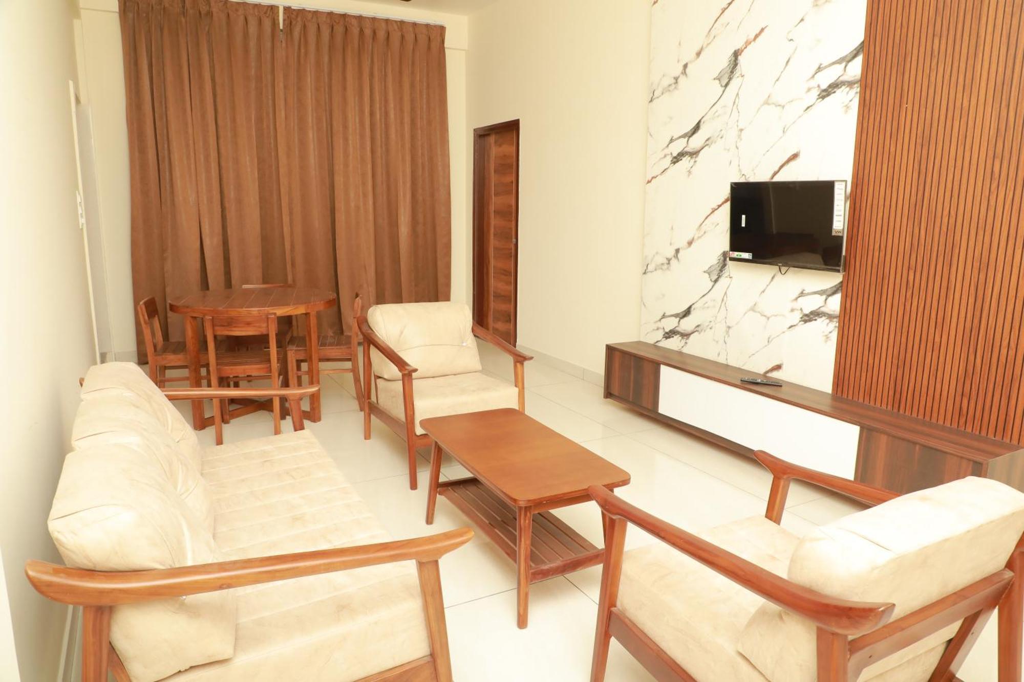 Apartment Nilgiri Woodlands Luxury Service