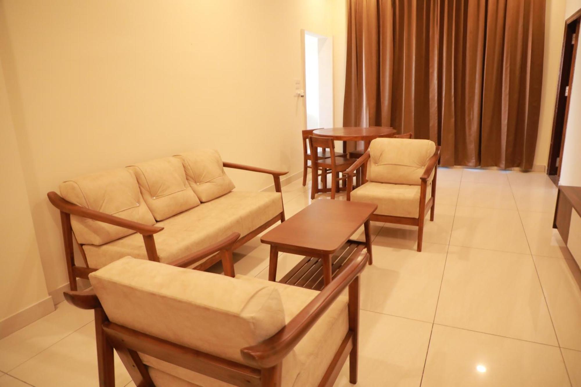 Nilgiri Woodlands Luxury Service Mysore