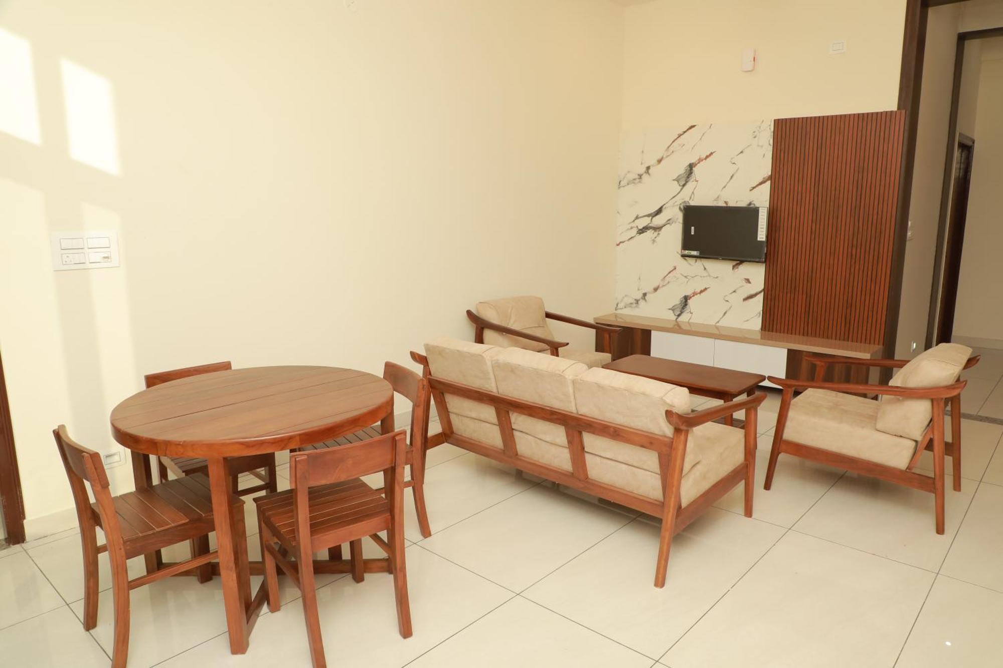 Nilgiri Woodlands Luxury Service Apartment *