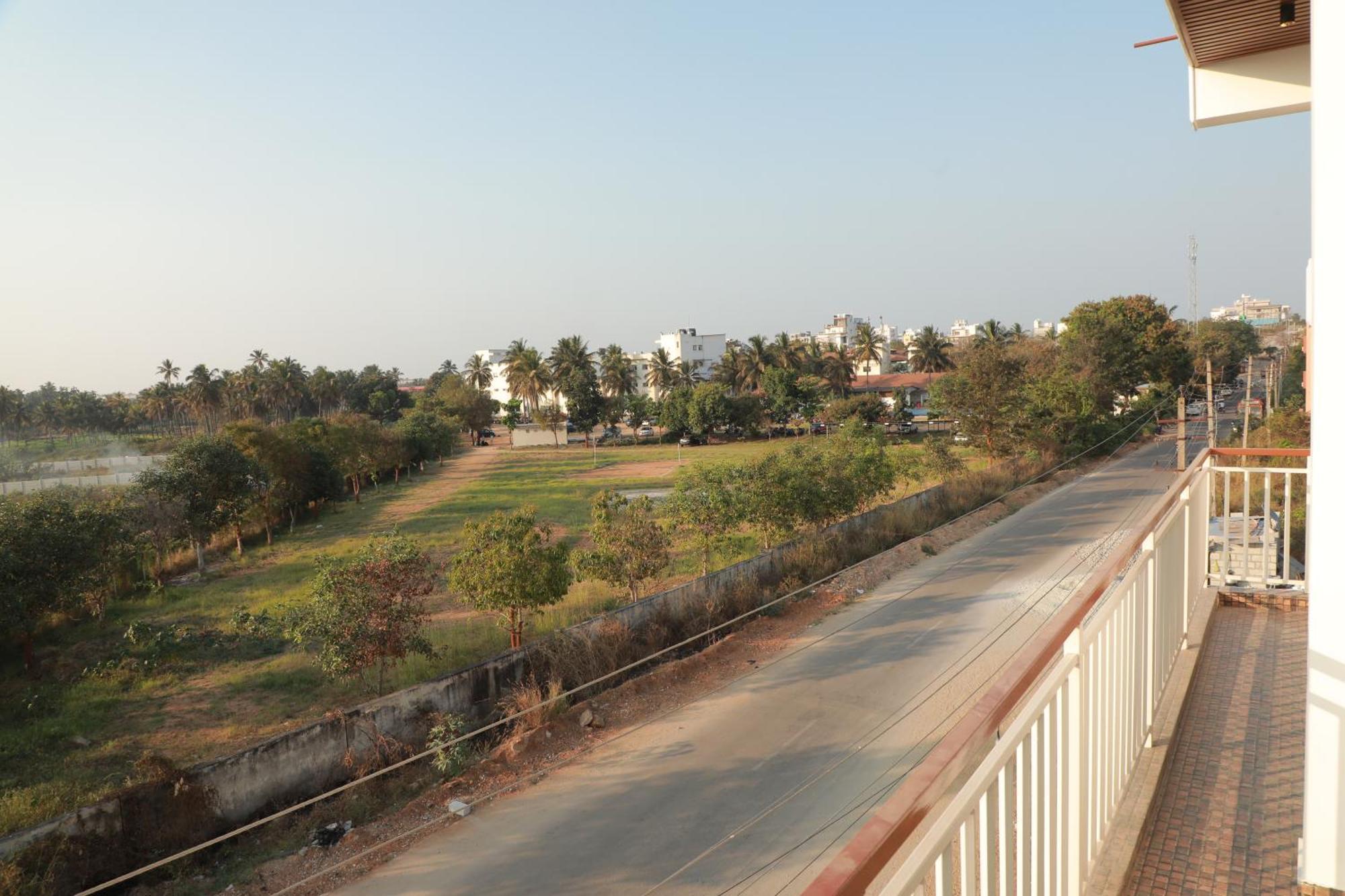 Nilgiri Woodlands Luxury Service Apartment
