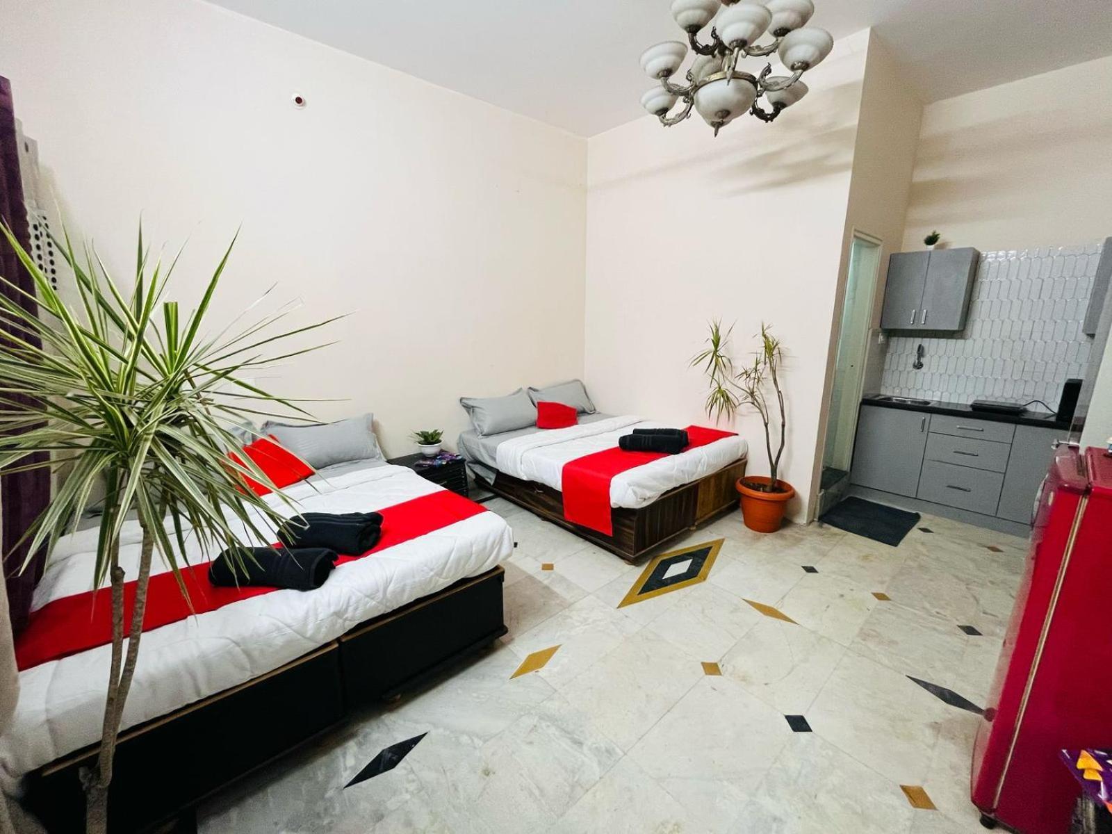 Adh Hazel Wood Hotel 3*