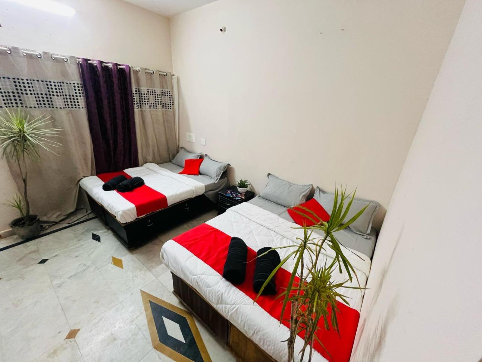 Adh Hazel Wood Hotel 3*