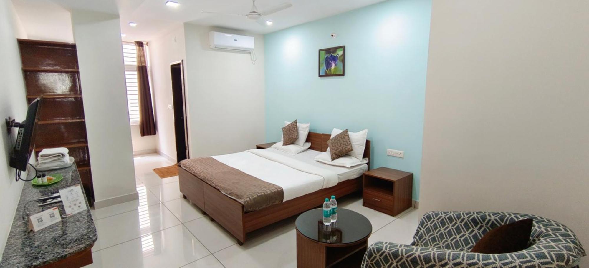 Sugamya Corner Guest house *