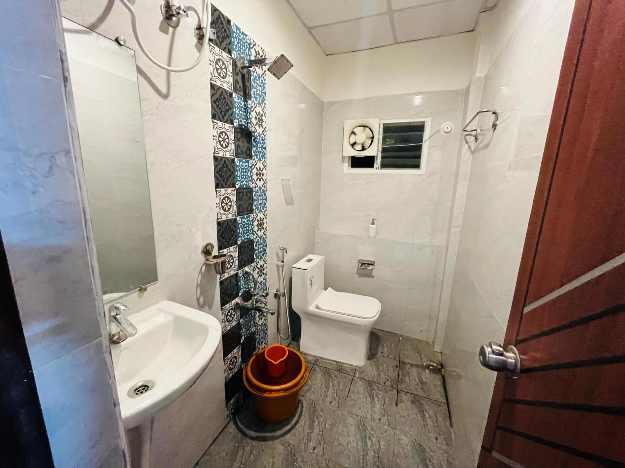 Adh Hazel Wood Hotel 3*