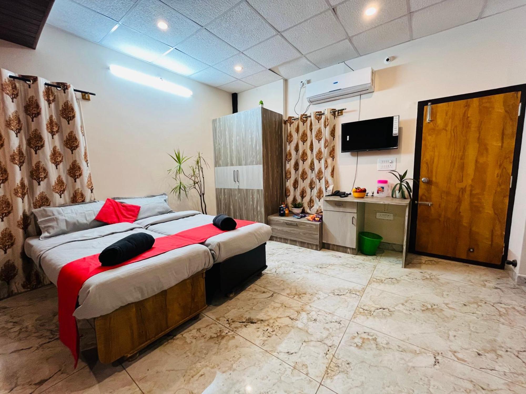 Hotel Adh Hazel Wood