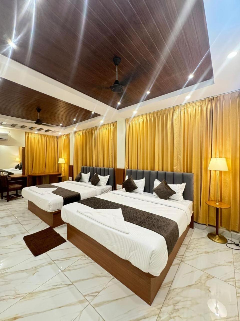 Boss Palace Hotel *