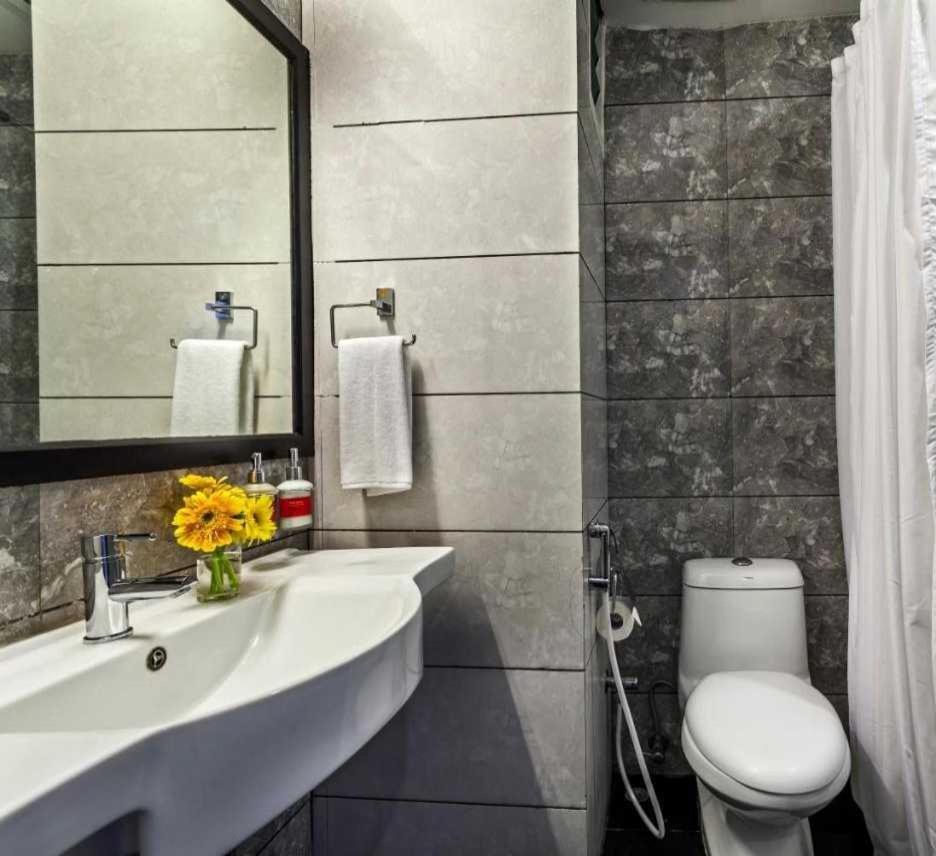 Townhouse Oaks Kalidasa Road 4*
