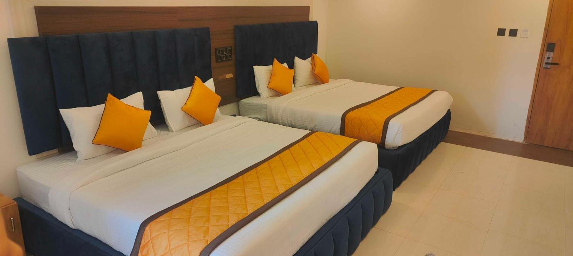 Hotel Townhouse Oaks Kalidasa Road