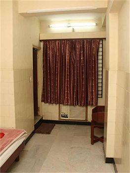 Mannars Yatri Nivas Hotel