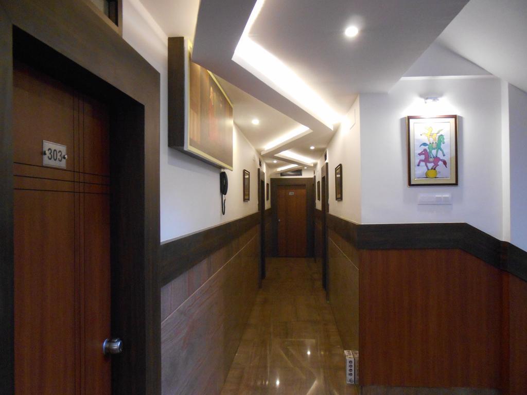 Aditya Hotel