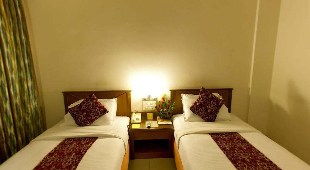 President Hotel *