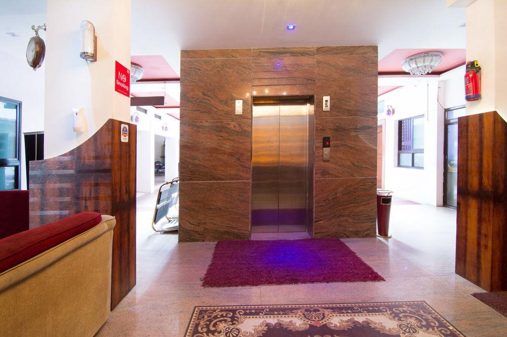 Zo Railway Station Hotel