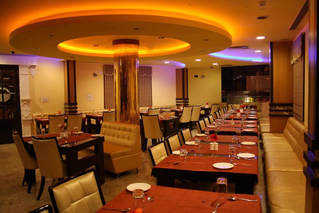 Hotel Crystal Paark 3*