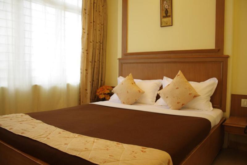 Roopa 3* Mysore