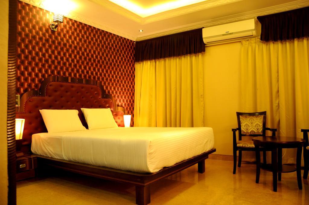 Jal Mahal And 4*