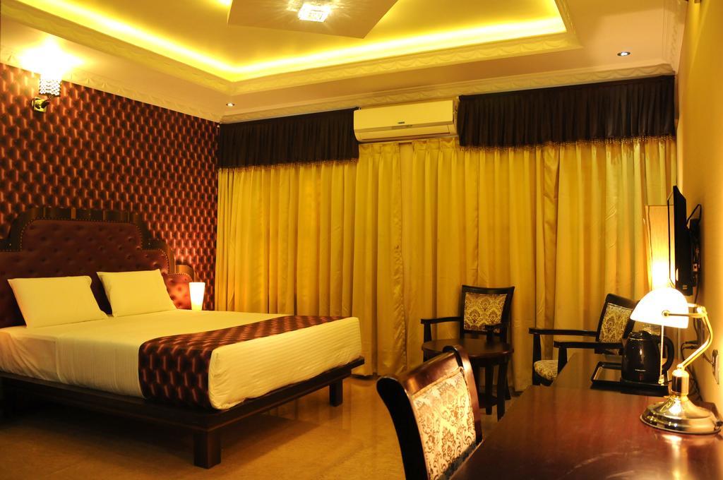 Jal Mahal And 4* Mysore