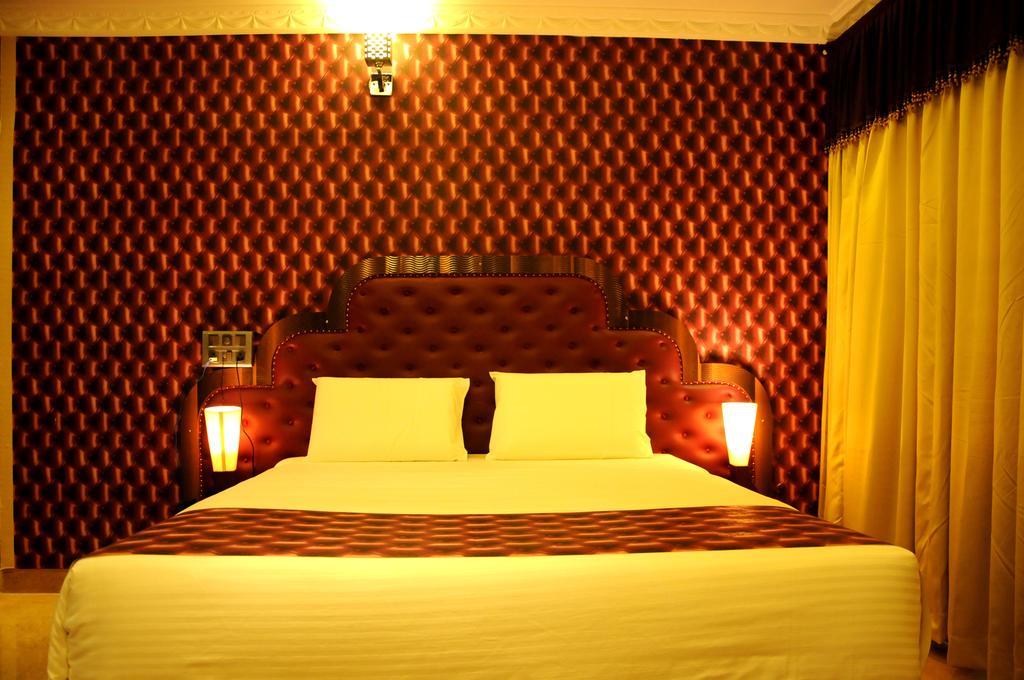Resort Jal Mahal And