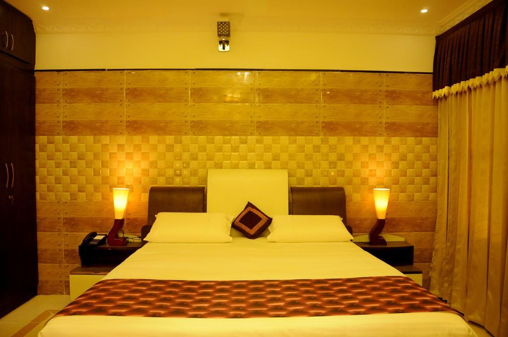 Jal Mahal And 4*