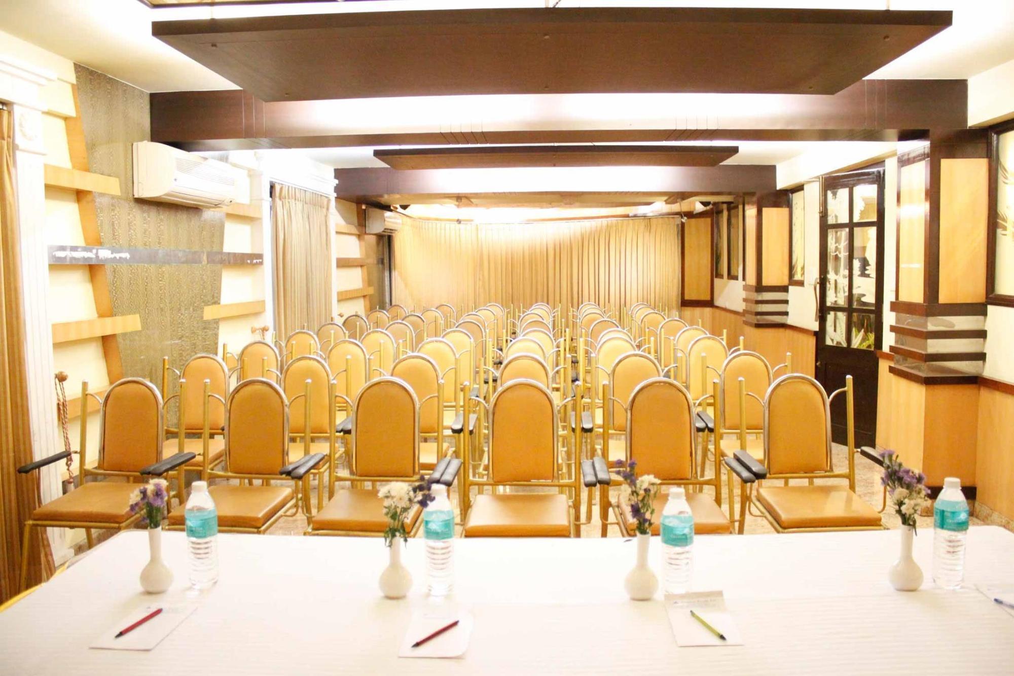 Crystal Paark Hotel 3*
