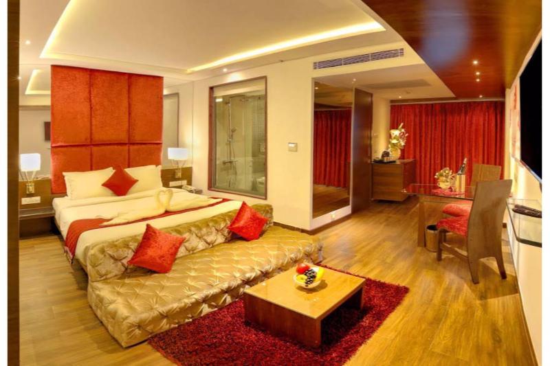 Roopa Elite 4*