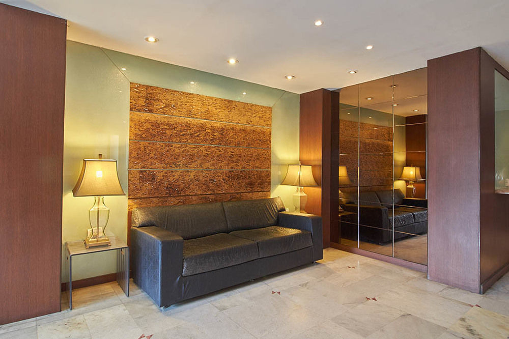 Roopa Hotel