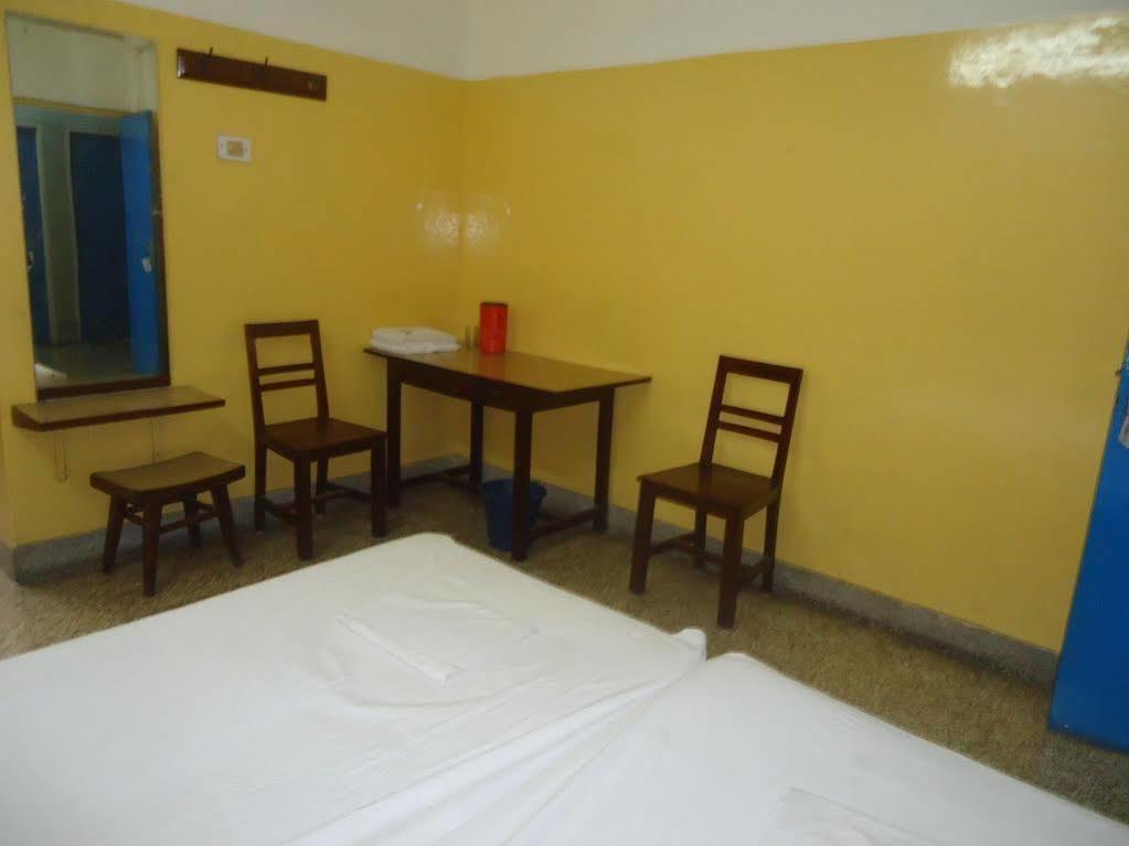 Dasaprakash Hotel *