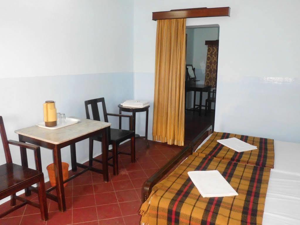 Dasaprakash Hotel
