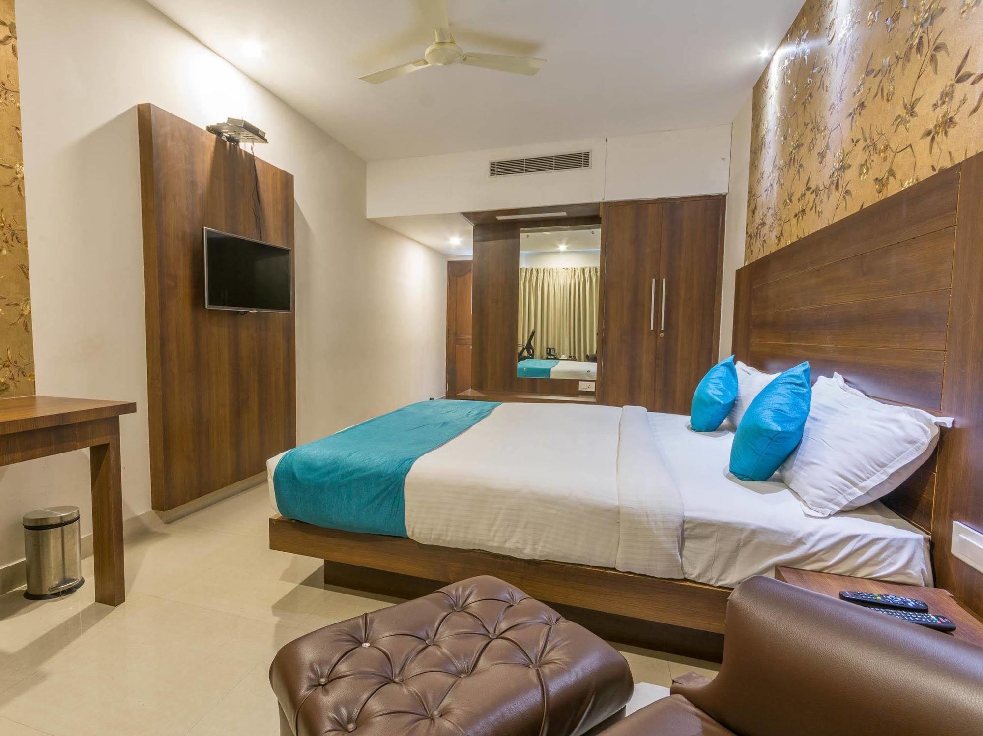 Hotel Fabhotel Dawn Mysore